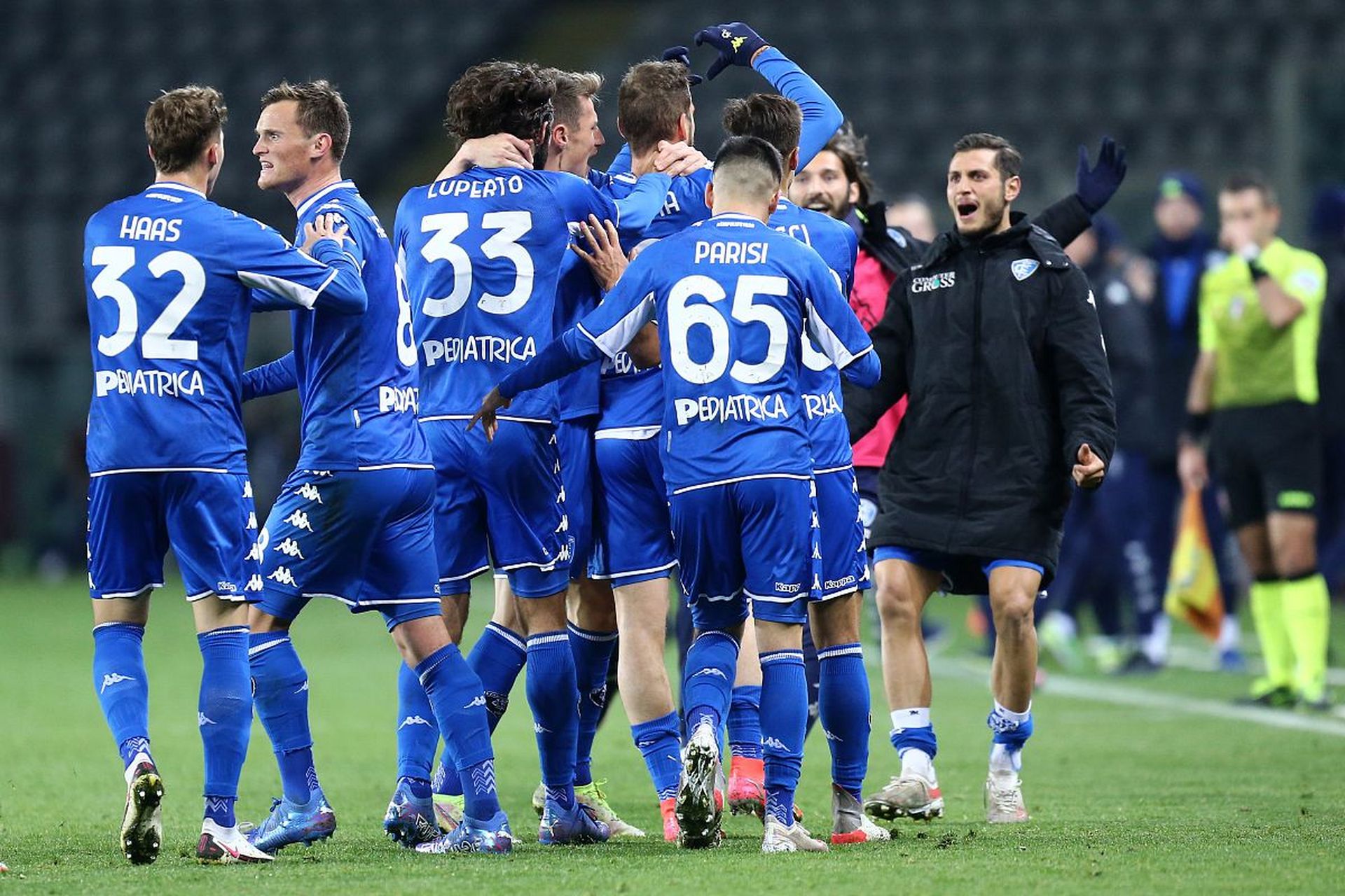 突内线时迅 突内线时迅